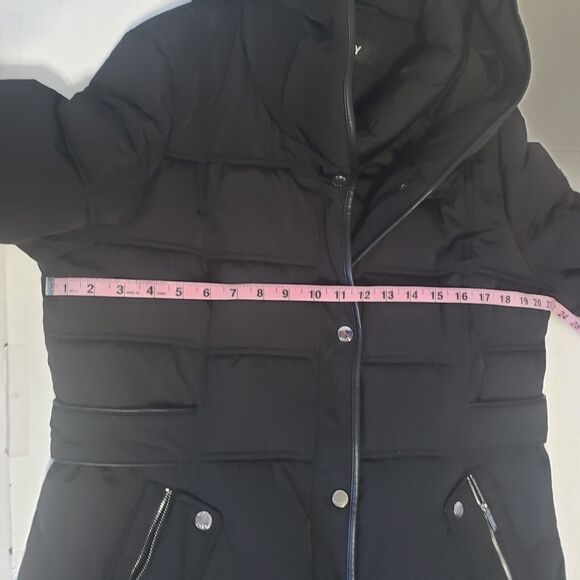 DKNY Winter Puffer Coat Black Hooded Large Knee Length Double Pockets Bib Front - Picture 8 of 15